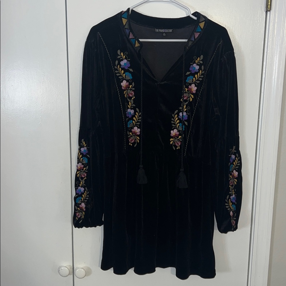 The Pyramid Collection Black Velvet Gown